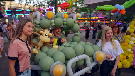 Kan Klaas skateboarden door het bos?